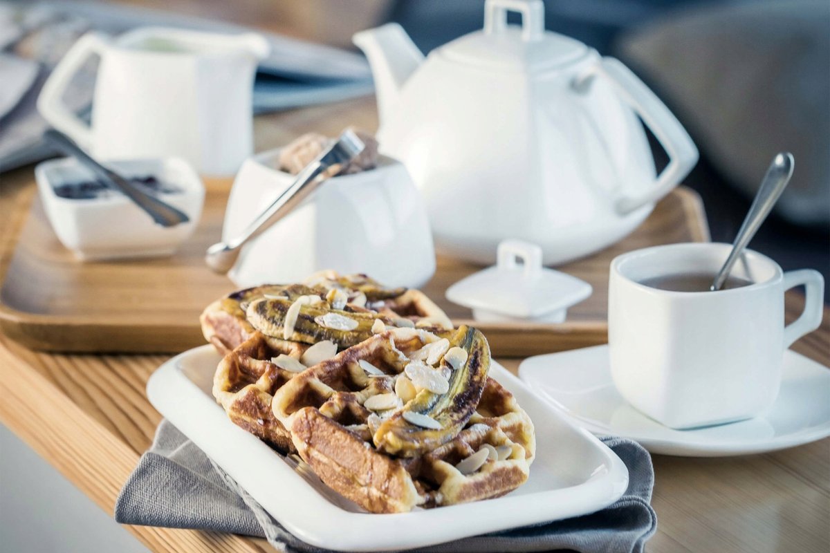 Wilmax Zuckerdose 340 ml aus Porzellan mit Deckel in Farbbox WL-995026/1C