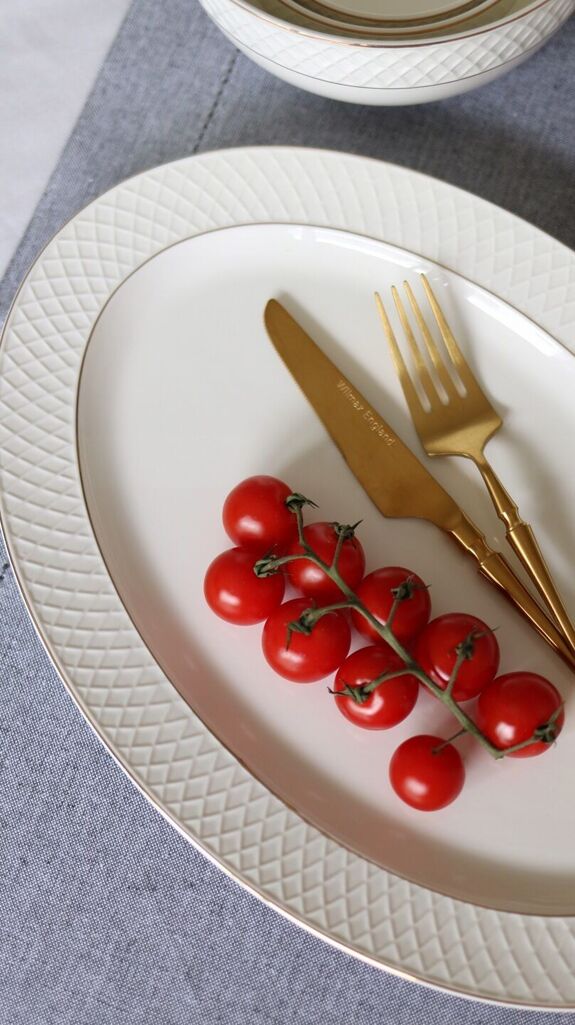 Wilmax Ovales Porzellan-Servierplatte mit Goldrand, 35 x 25 cm, WL-880102117/A