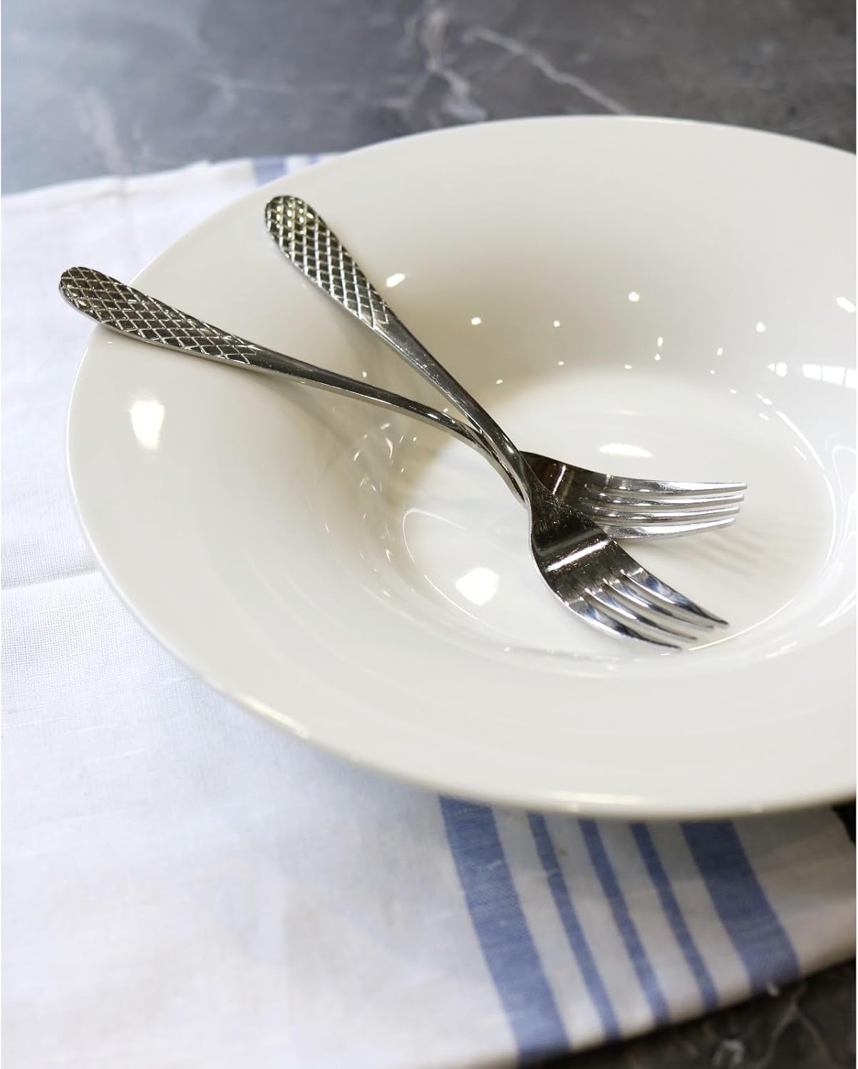 Wilmax Teller 30.5 cm aus Porzellan, oval, vielseitig – WL-991274/A