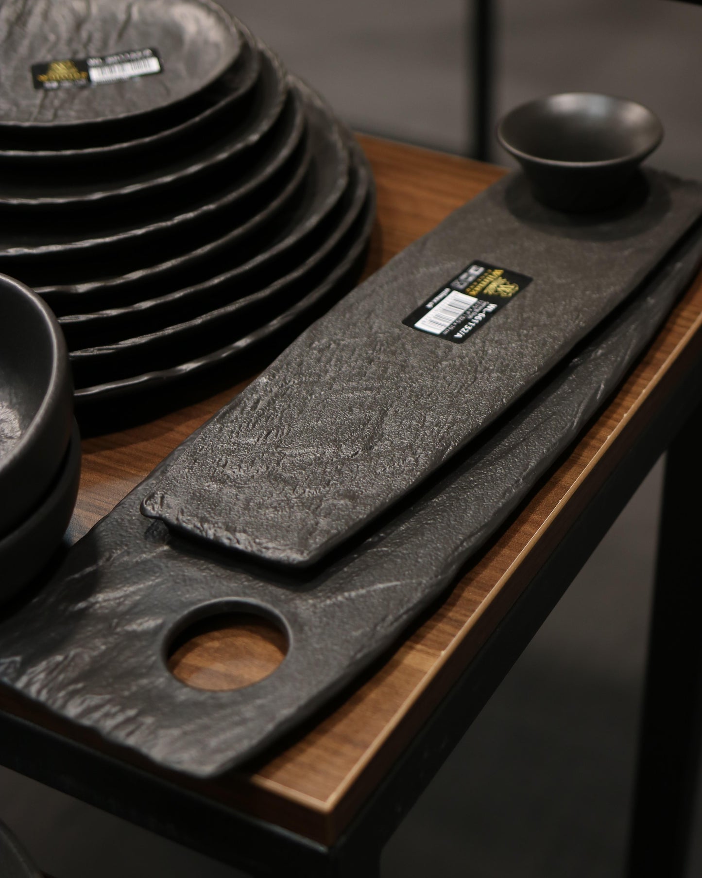 Wilmax Servierschale 32,5 x 10 cm aus schwarzem Porzellan WL-661132/A