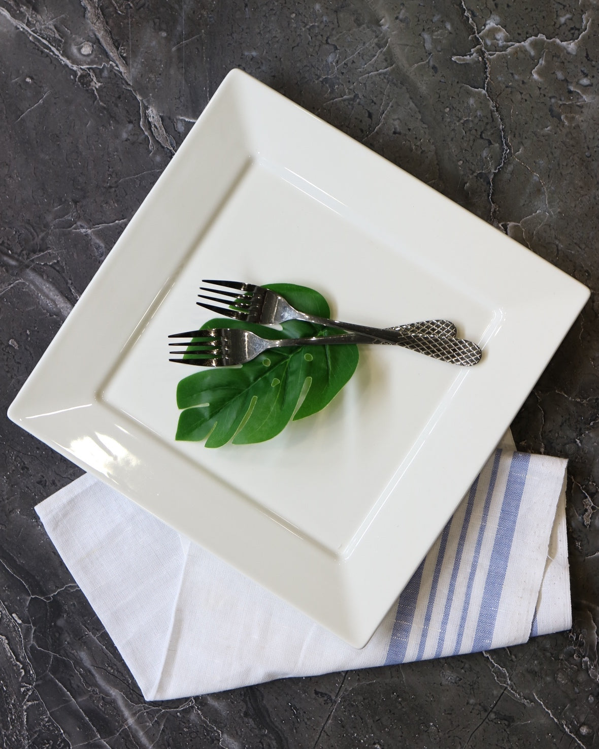 Wilmax quadratische Servierplatte 29,5 cm aus Porzellan WL-991224/A