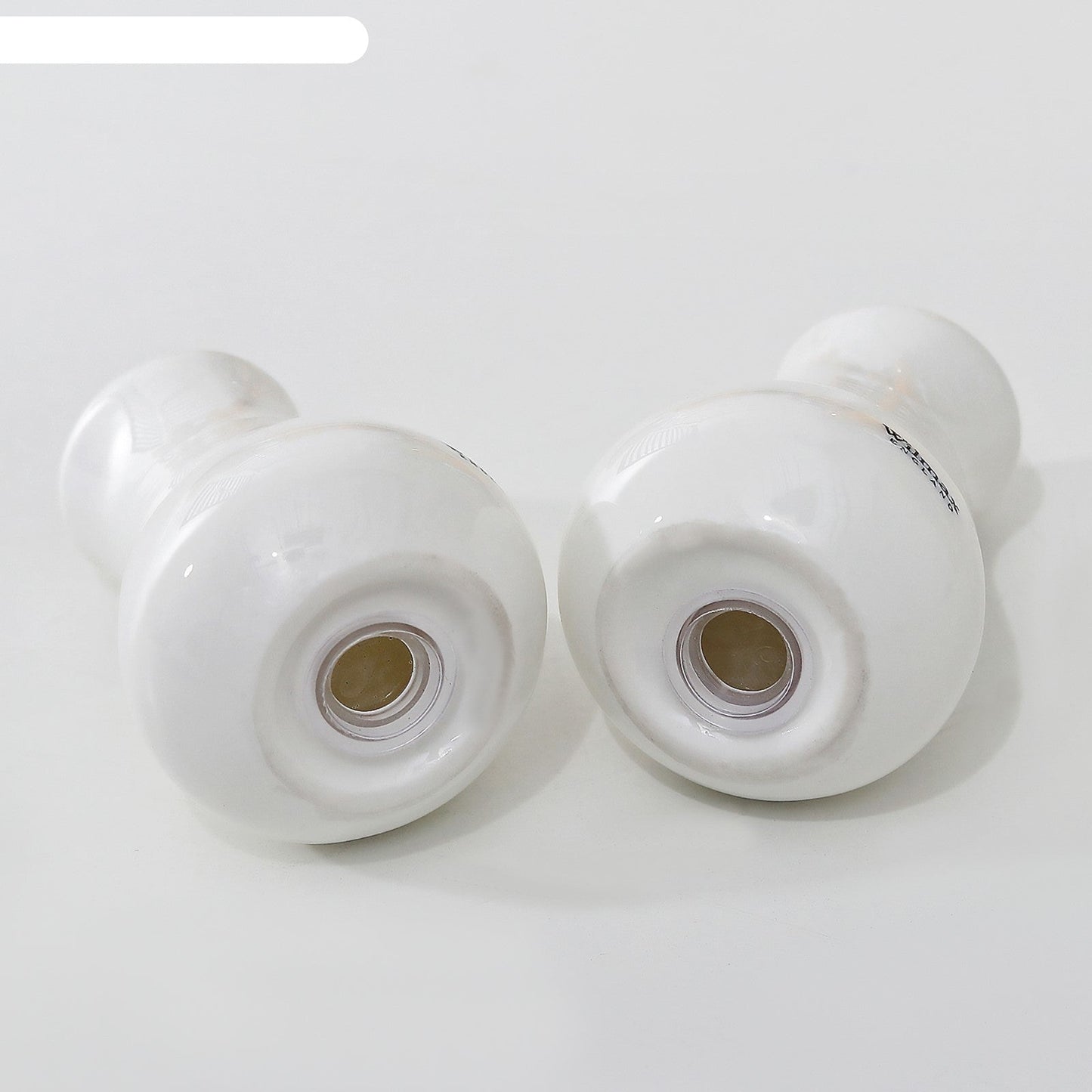 Wilmax England Salt & Pepper Shakers Set 2-piece Porcelain White
