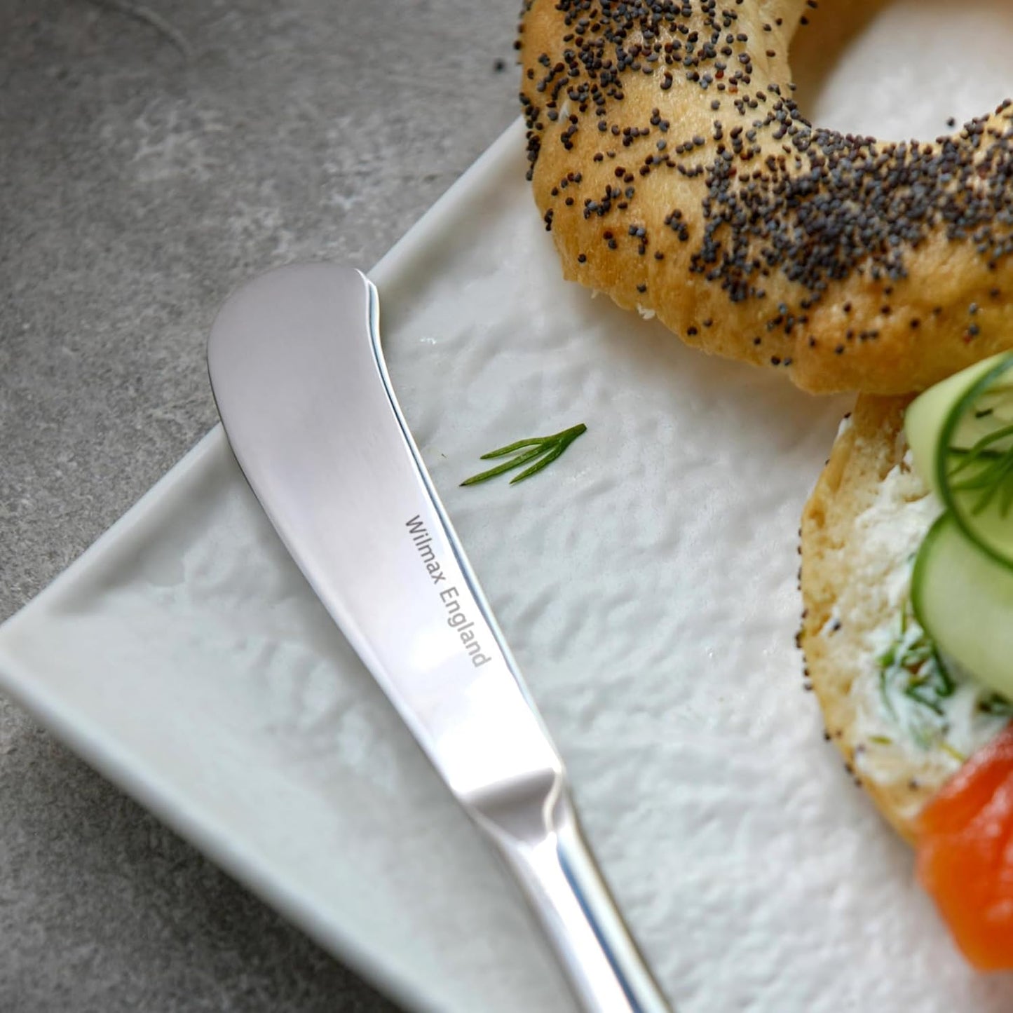 Wilmax Porzellan Butterdose & Edelstahl-Buttermesser – WL-996109/A-999216/1B