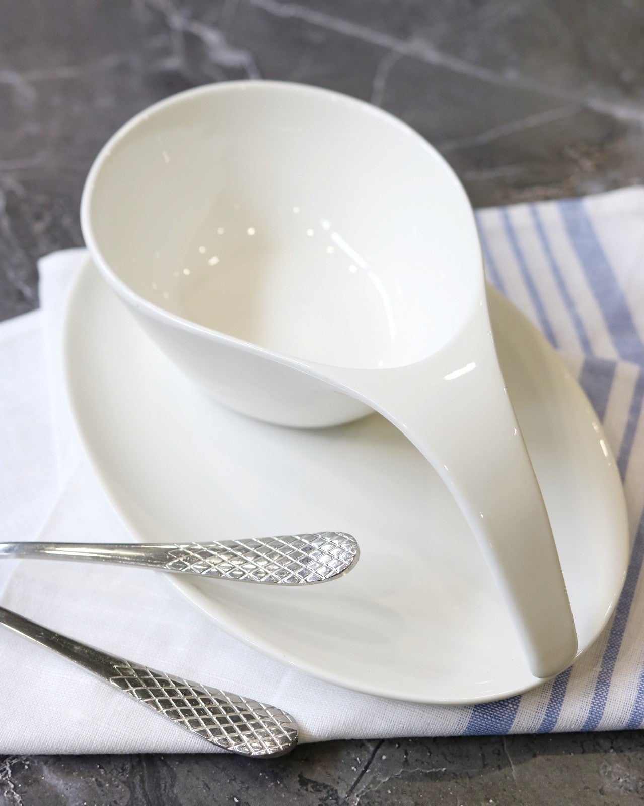 Wilmax Porzellan-Schüssel mit Griff – WL-991282/A