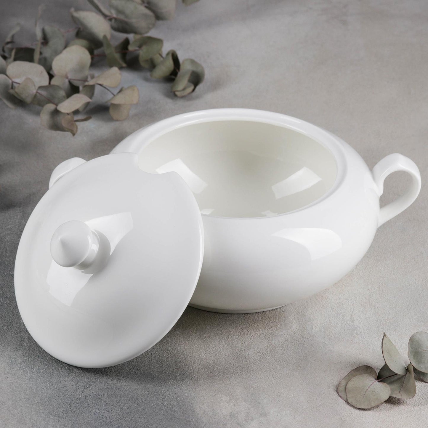 Wilmax WL-992491/A Terrine with lid 2800ml Porcelain White
